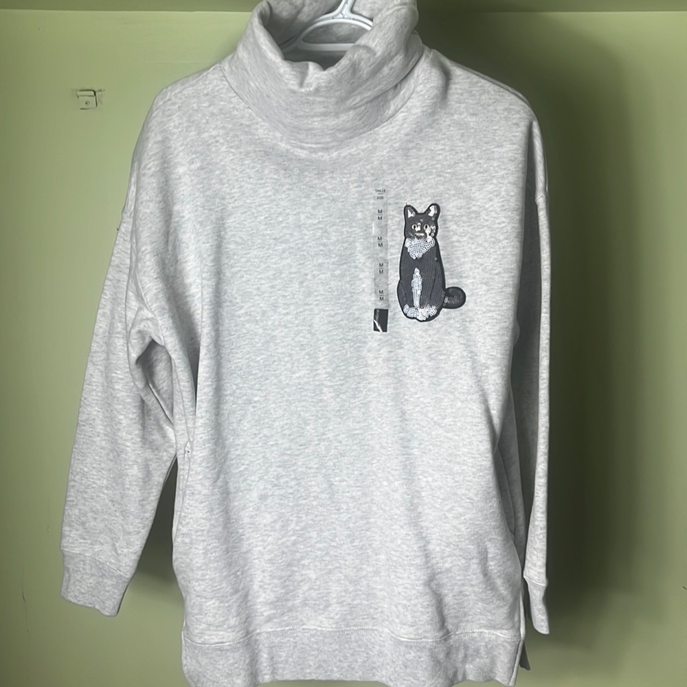 Simons Grey turtleneck sweater with pockets! In size M 🤍